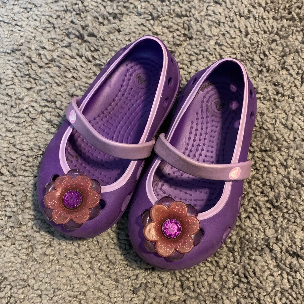 Purple crocs with flower